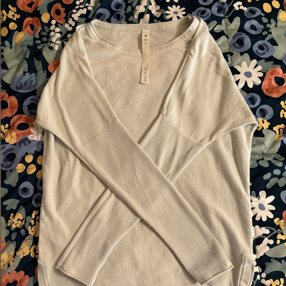 Light weight light green/mint sweater Lululemon size 6